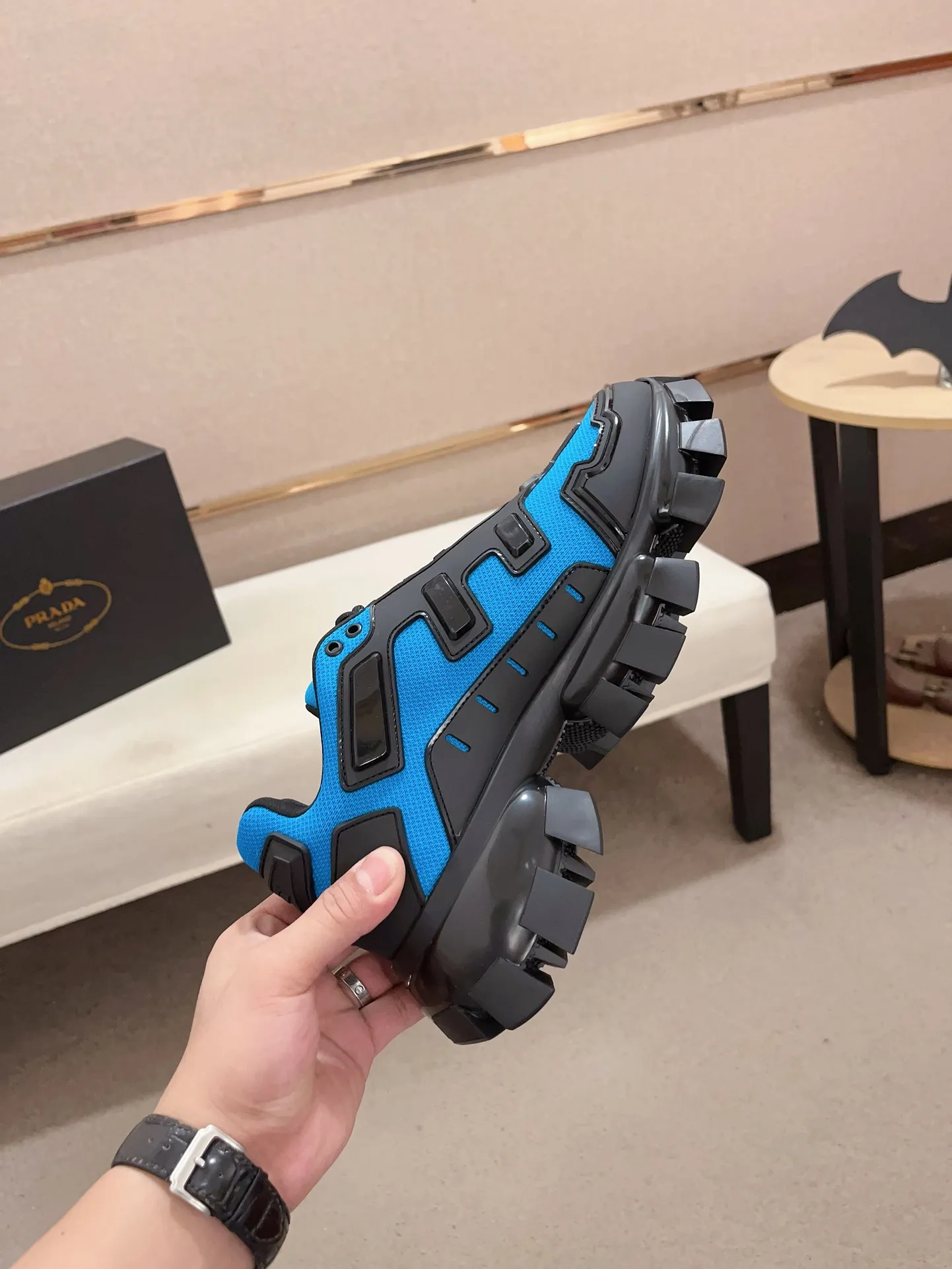 Men's Men's Shoes 💰 620💰 ✔️✔️✔️High-quality new PRADA counters are launched at the same time. The new men's shoes and 😘fabrics are selected from first-layer cowhide. Lining: imported elastic mesh➕cowhide lining. 👍🏿High-end☄️Open-molded non-slip rubber outsole, exquisite lines, simple and elegant, comfortable and high-end for leisure travel. Number of yards: 38 to 44.